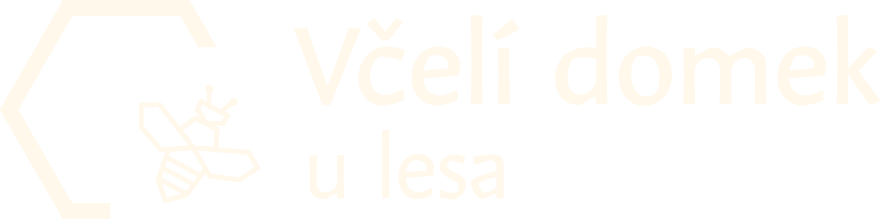 Včelí domek u lesa